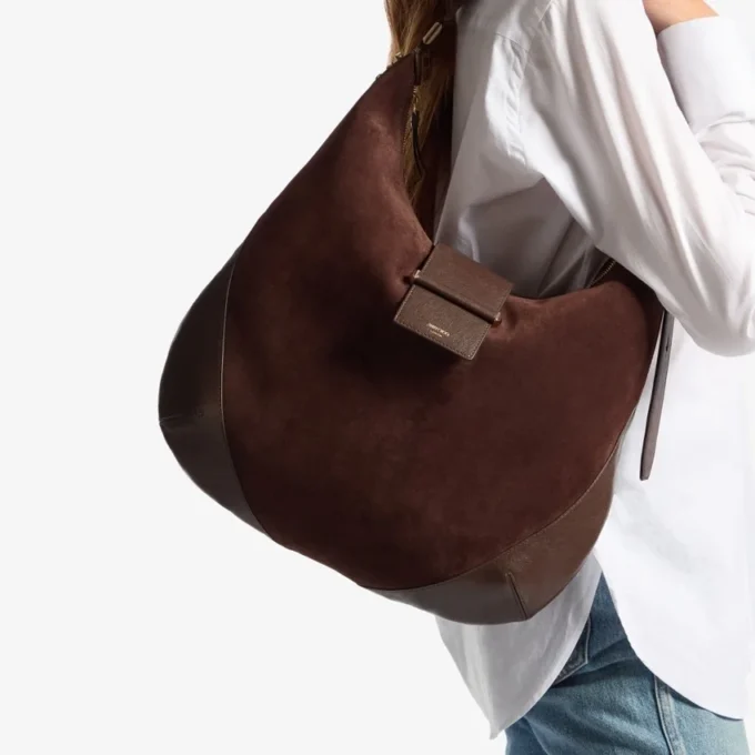 Bar Hobo M チョコレートスエード ショルダーバッグ（レザートリム付き）