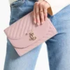カーブ クラッチ ローズ キルティング Biker レザー クラッチバッグ
