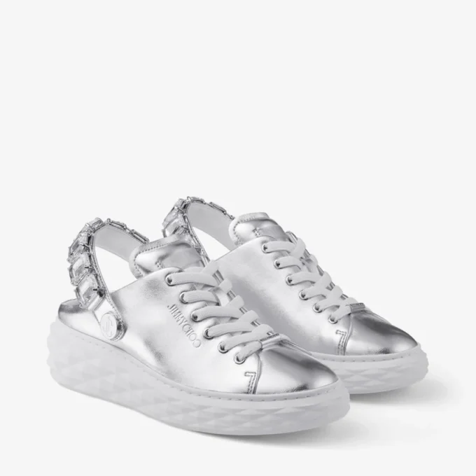 クリスタルストラップ付き Diamond スリング シルバーメタリックレザー スリッパトレーナー