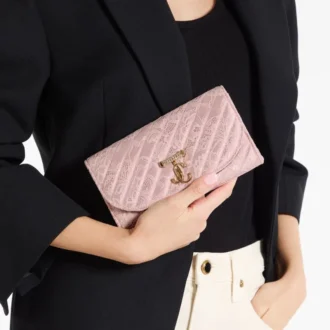 チェーン付きカーブウォレット ローズキルティング クリスタルJCバー付きjimmy choo レースウォレットチェーン