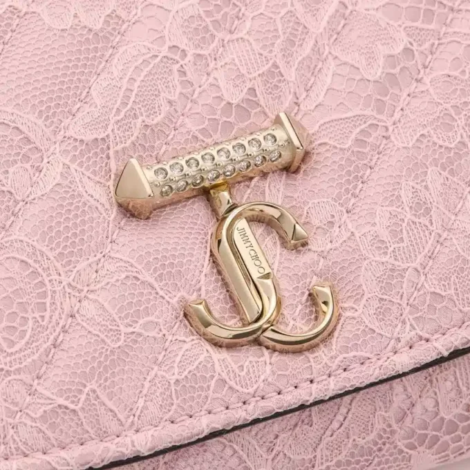 チェーン付きカーブウォレット ローズキルティング クリスタルJCバー付きjimmy choo レースウォレットチェーン