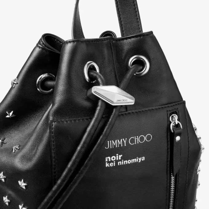 jimmy choo ノワール ケイ・ニノミヤ バックパック  メタル製のマルチスター装飾をあしらったブラックナッパレザー製バックパック