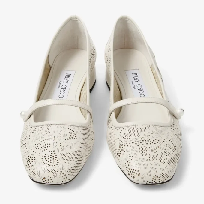 エリサ・バレリーナ・ラテ jimmy choo パーフォレーテッド・ナッパ・レース・バレリーナ・パンプス
